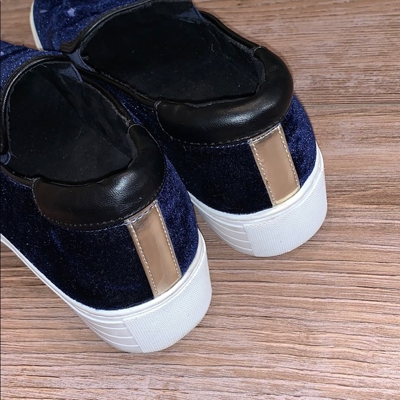 Kenneth Cole Alesy Blue Velvet Platform Sneaker - Picture 3 of 8